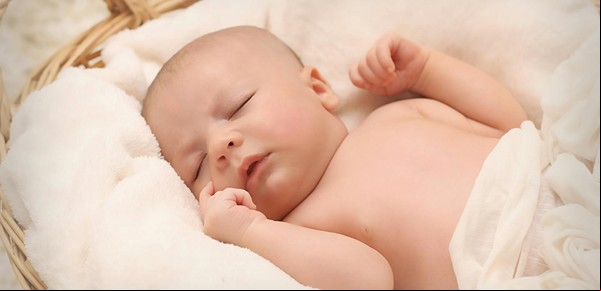 Cuánto influye el peso del padre en el tamaño del bebé, según un estudio