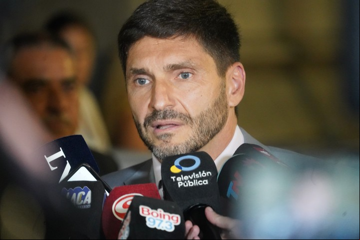Maximiliano Pullaro, gobernador de Santa Fe es candidato y aparece por sorteo al final de la boleta. Foto: Martín Bonetto