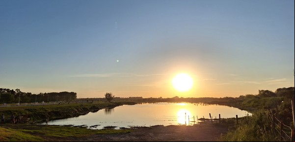 A solo 60 km de CABA: el pintoresco pueblito bonaerense con la mejor laguna para una escapada en Semana Santa