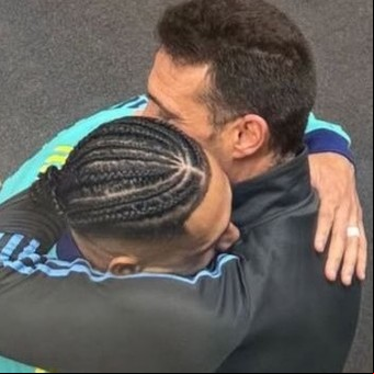 Salió a la luz un gesto de Scaloni con Raphinha, la otra cara de la goleada de Argentina sobre Brasil y no mostró la TV