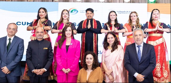 La noche en que el Embajador de la India reunió a Villarruel, Michetti y Zulemita Menem 