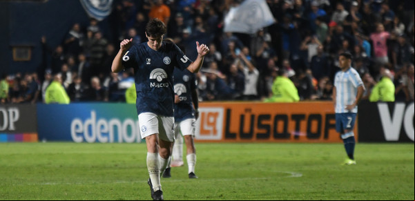 Un error de Cambeses condenó a Racing, que perdió con Independiente Rivadavia en Mendoza y sigue afuera de los Playoffs