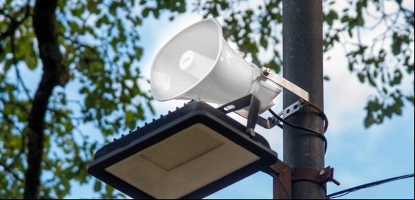 Instalaron altavoces para prevenir delitos en Tucumán: "Por favor, no arranque las plantas"