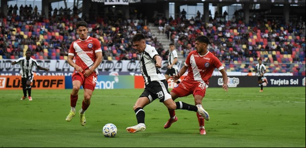 Argentinos Juniors se durmió una siesta en Santiago del Estero y Central Córdoba rescató un empate clave sobre el final