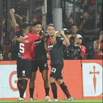 Newell's jugó un partidazo en Rosario, Fabbiani ganó su primer partido con autoridad y dejó sin punta al Boca de Gago 
