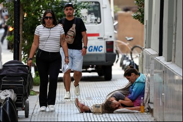 Para que la pobreza siga bajando habrá que ver cómo se sale del cepo cambiario