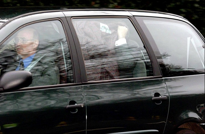 Augusto Pinochet, cuando fue trasladado a la corte de Belmarsh. Foto AFP, archivo