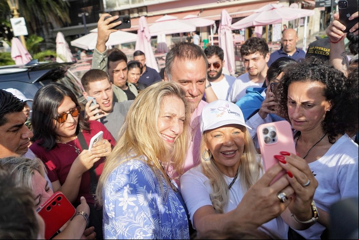 Karina Milei y Manuel Adorni se mostrarán juntos en la recorrida. Foto Martín Bonetto