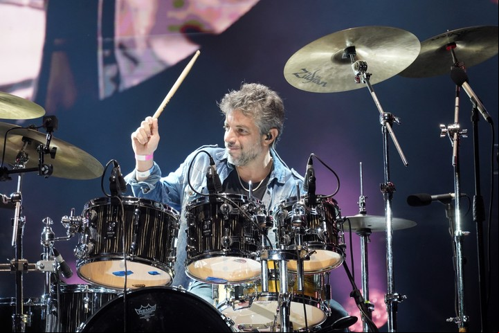 Juanito Moro en la batería de Serú. Foto Martin Bonetto.