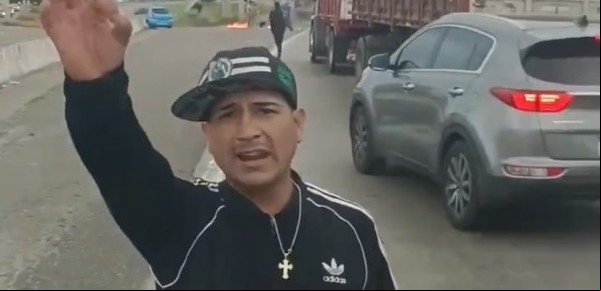 Piquete y apriete a conductores en el Triángulo de Bernal: "Dame una monedita, 200 pesos o no te dejo pasar"