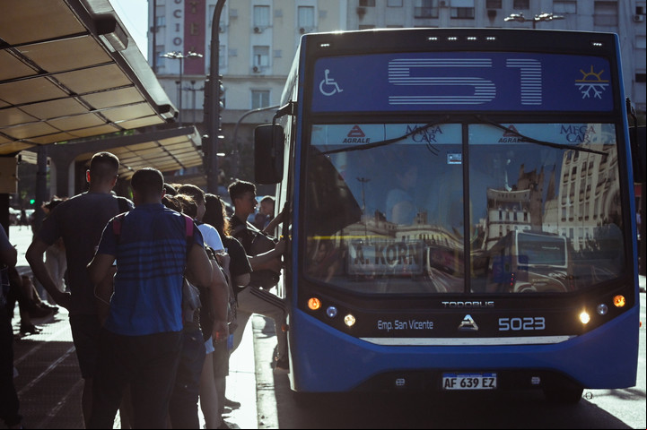 Qué pasa con el servicio de colectivos el jueves 10 de abril (Mariana Nedelcu)