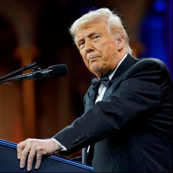 Trump: "Todos me llaman para besarme el c..."
