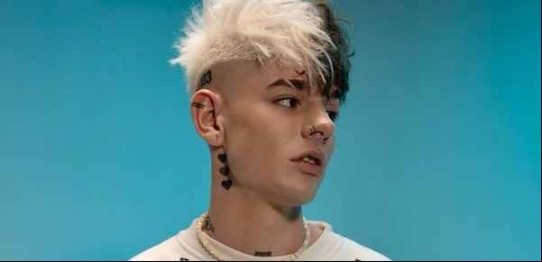 El streamer Oky fue internado tras una transmisión en vivo que causó preocupación: el comunicado