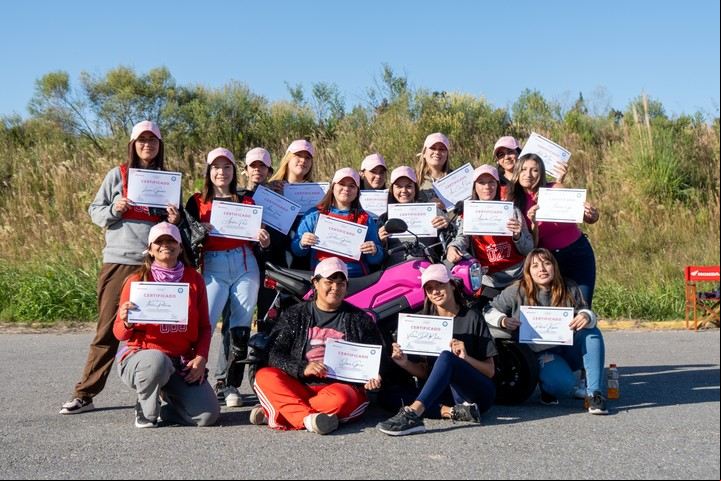 El programa fue intensivo y contó con clases teóricas y prácticas.