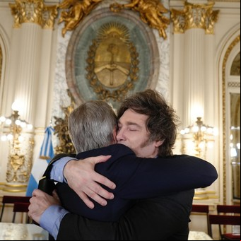 Caputo festeja la salida del cepo: "Quiero mi recuerdo de X. ADIÓS CEPO!!"