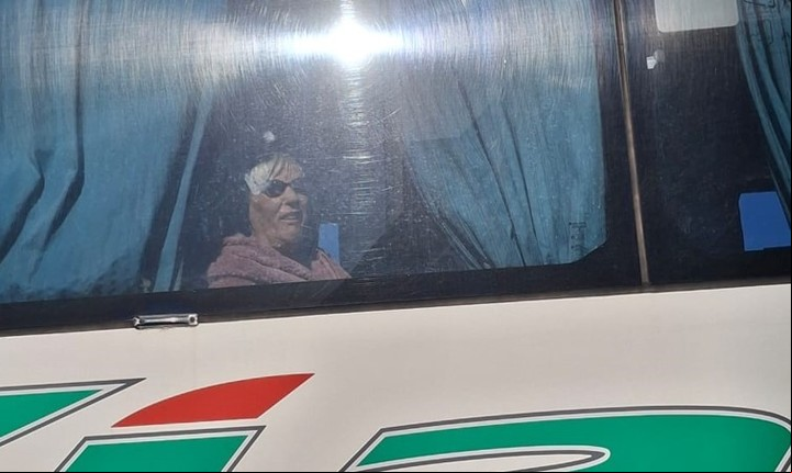 Susana Conti (74), en el micro de la tragedia, cuando partió de Trelew rumbo a Florencio Varela.