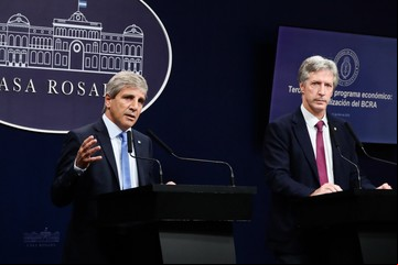 Con dólares del FMI, el Gobierno está a punto de cancelar parte de la deuda con el Banco Central