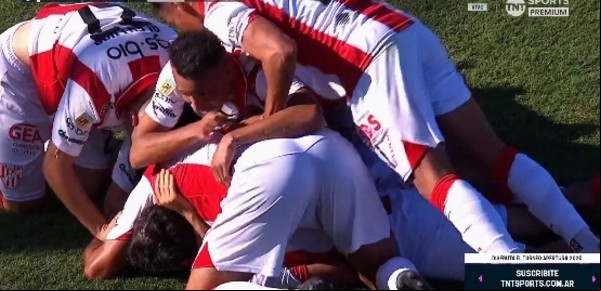 Instituto de Córdoba vs Deportivo Riestra, por el Torneo Apertura 2025: Arce salió jugando "a lo Higuita" y le metieron un gol de más de treinta metros