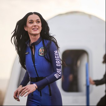 Katy Perry, desesperada por ser número uno, relanza su carrera como la vez que cantó que besó a una mujer y le gustó
