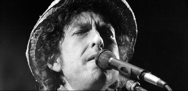 Un completo desconocido, en Disney+: el enigma de las únicas dos canciones en las que Bob Dylan habla de Argentina