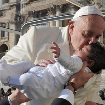 Murió el papa Francisco: el nombre que volvió a la popularidad cuando Bergoglio llegó al Vaticano