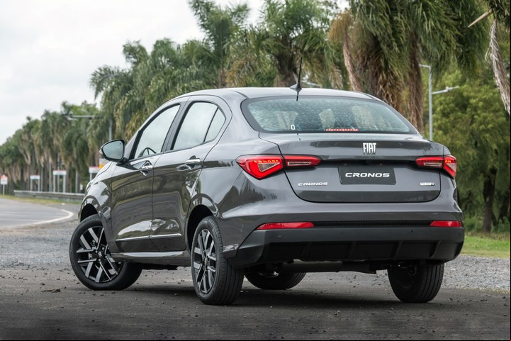 Fiat Cronos.