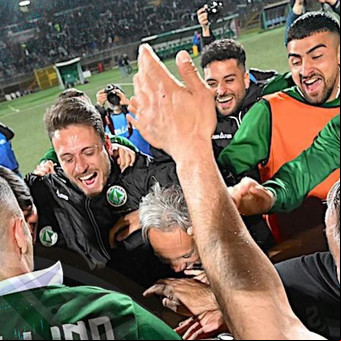 Creer o reventar: la insólita coincidencia de un equipo del fútbol italiano con la muerte o cambio del Papa