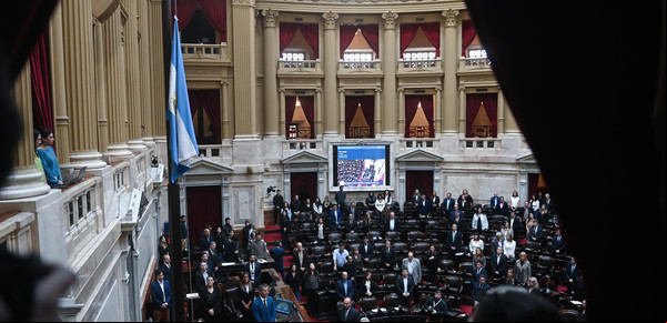 Tregua en Diputados: tras suspender la interpelación por el caso $LIBRA, le rinde homenaje a Francisco en una sesión especial 
