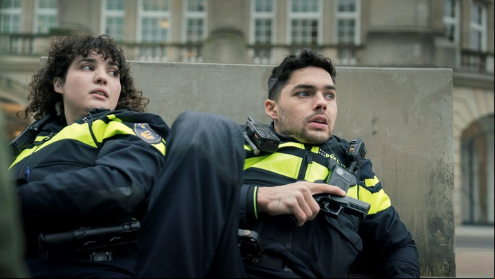 Dos policías en iRehén. Foto: Netflix