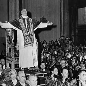 La dramática despedida de Pío XII, el papa que explotó en su propio funeral