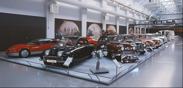 La historia de Saab y los impresionantes tesoros de la industria automotriz que alberga en su museo