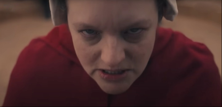 Elisabeth Moss, cuando June era Criada. Fotos Paramount+