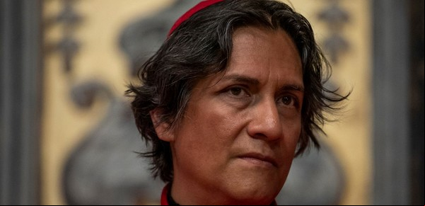 Carlos Diehz, la revelación de Cónclave que sufría de nido vacío y empezó a actuar a los 50: "Mi vida sigue igual"