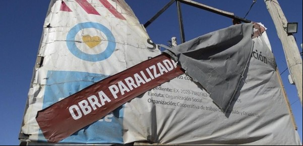 Revés para el Gobierno: la Justicia le ordena terminar obras en 37 barrios populares y reinstalar el fondo que las financiaba