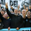 "Vos fuma": la CGT está segura de que frenará el DNU contra los paros, pero teme la próxima embestida de Milei