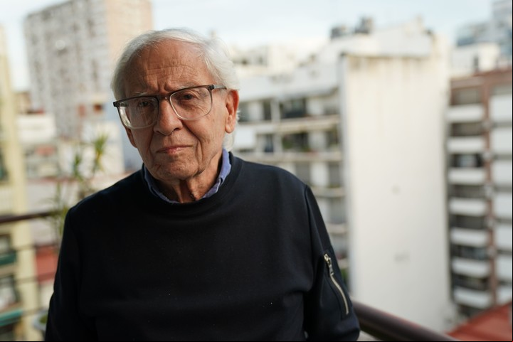 Raúl Becerra. A él no le importa si sí o si no, pero es un prócer de la televisión. Foto: Emmanuel Fernández