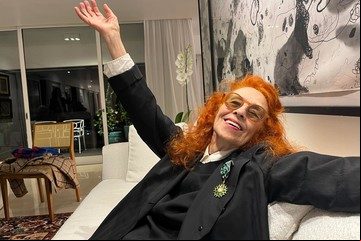 Condecoración de Francia y fiesta: todos por Delia Cancela