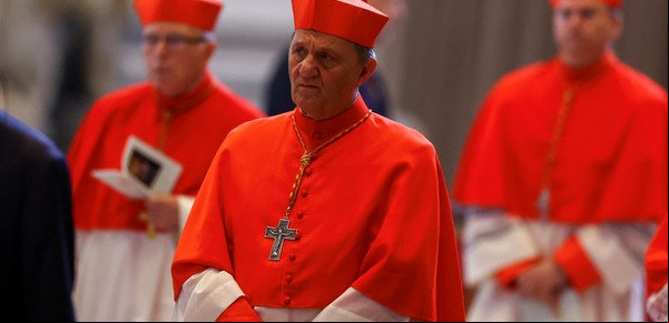 Los cardenales ya tienen un nombre para suceder a Francisco y es el primer "nominado": ¿quién es? 