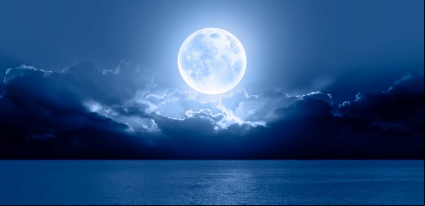 Luna llena del 12 de mayo de 2025 en Escorpio: significados astrológicos y espirituales para cada signo del zodiaco