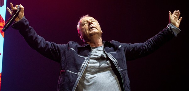 Simple Minds demostró que es mucho más que un solo hit: la banda enloqueció a 10 mil fans y los transportó a los años '80