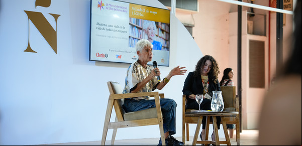 Humor y feminismo: Maitena reflexionó en la Feria sobre sus tiras en Clarín y sobre las redes