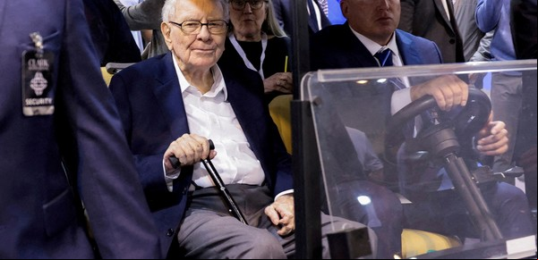 Rompió el silencio Warren Buffett: a los 94 años, anunció su retiro y le dejó una fuerte advertencia a Donald Trump 