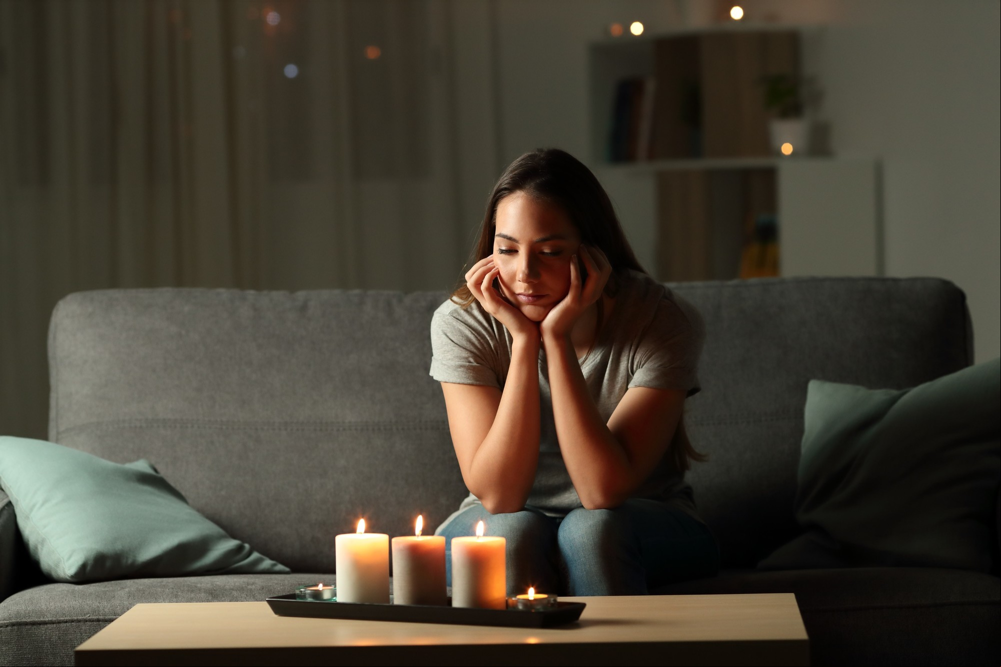 Este Vesak, complementa la limpieza de los espacios con un momento de meditación. Foto: ilustración Shutterstock