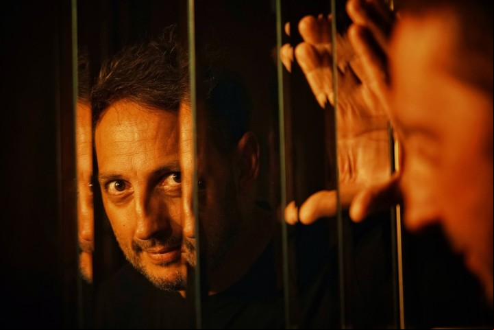 "Viví una época de sequía grossa a nivel actoral y tuve que hacer de todo, hasta llegué a cementar tornillos", rememora quien ahora está en afiches y carteleras. Foto: Ariel Grinberg
