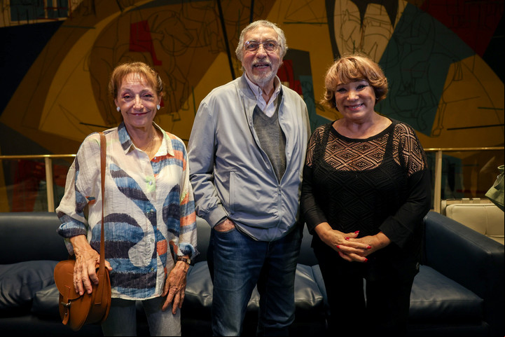 Mónica Villa, Luis Brandoni y Betiana Blum, tres de los actores de "Esperando la carroza" que estuvieron en el homenaje en el Teatro San Martín. Foto: Cristina Sille