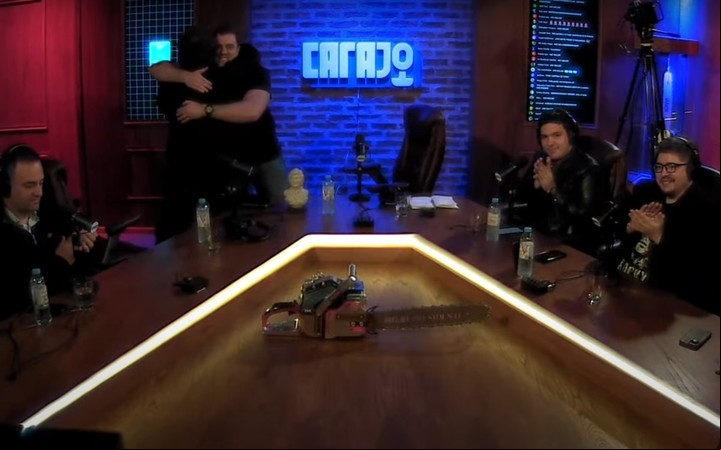 Javier Milei y el Gordo Dan, en el programa del troll oficialista. Foto Captura Carajo