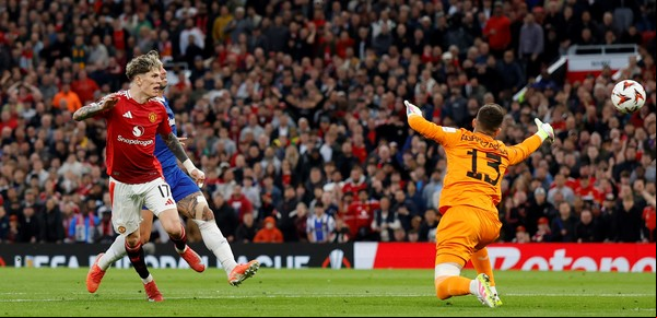 Habrá final inglesa con argentinos de un lado y otro en la Europa League: el Manchester United de Garnacho chocará con el Tottenham de Cuti Romero