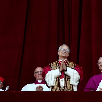El primer discurso del nuevo papa León XIV, con el recuerdo de Francisco horas antes de morir