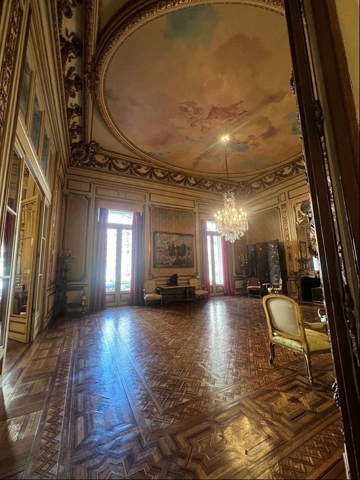 Salón del Jockey Club, sede social de Avenida Alvear. Foto Clarín