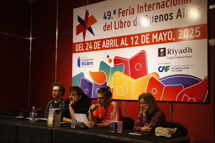 Presentación del premio Clarin Novela 2024 en la Feria del Libro. Foto: Francisco Loureiro.